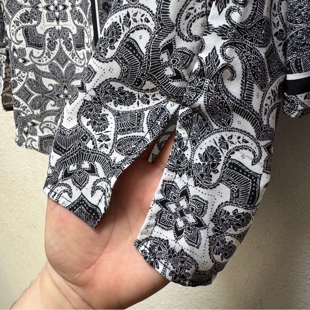 Cato Black and White Graphic Boxy Blouse with Mandarin Collar - Picture 5 of 7